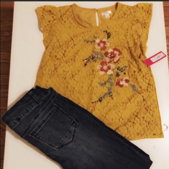 Xhilaration Tops - Xhilaration: Lace Floral Shirt